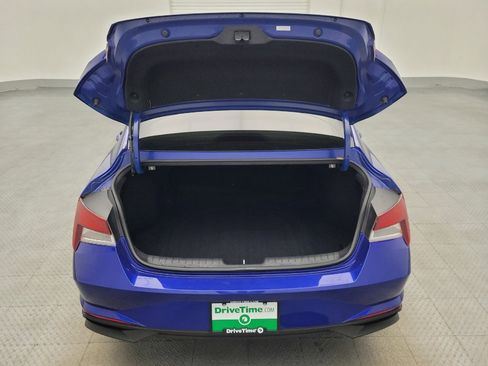 Used 2023 Hyundai Elantra SEL image 29