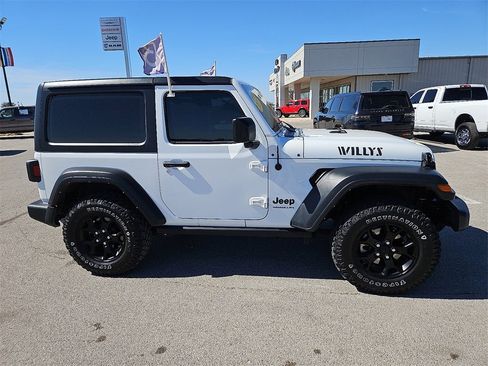 Used 2022 Jeep Wrangler Sport image 9