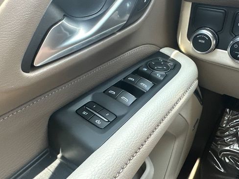 Used 2022 GMC Yukon Denali RWD image 31
