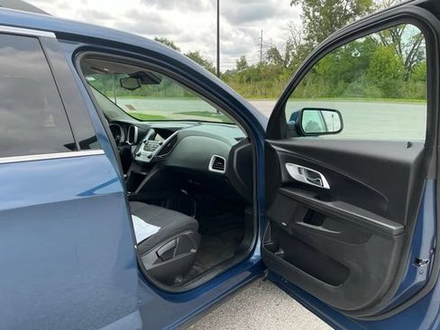 Used 2017 Chevrolet Equinox LT w/ Convenience Package AWD/4WD image 17