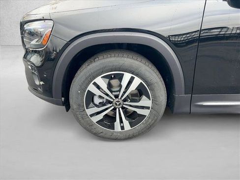 Used 2026 Mercedes-Benz GLB 250 4MATIC image 10