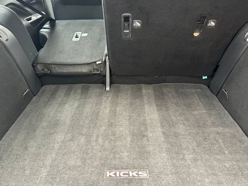 Used 2023 Nissan Kicks SV image 17