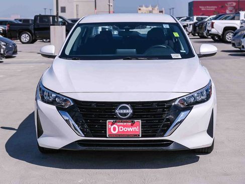 Used 2024 Nissan Sentra SV FWD image 2