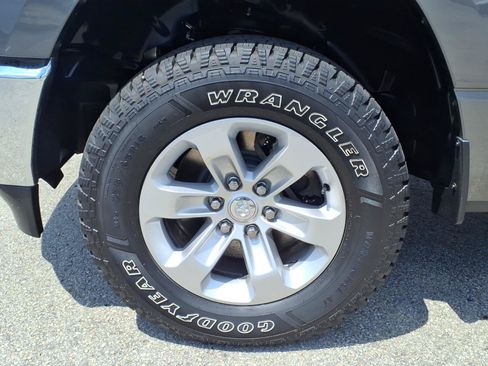 Used 2023 RAM 1500 Laramie AWD/4WD image 8