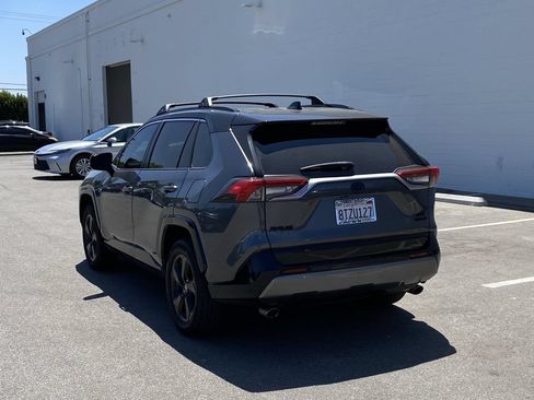 Used 2021 Toyota RAV4 XSE AWD/4WD image 4