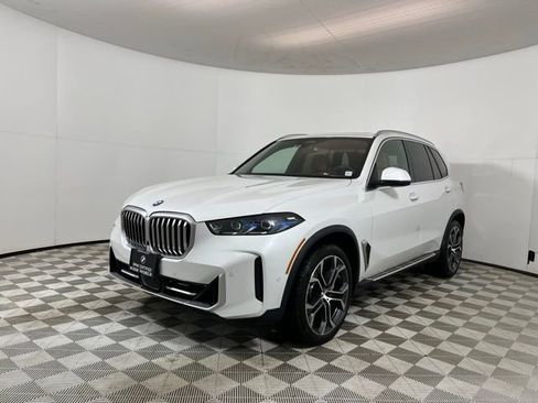 Certified 2024 BMW X5 xDrive40i w/ Executive Package image 3