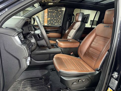 Used 2023 GMC Yukon XL Denali Ultimate w/ LPO, Floor Liner Package image 14