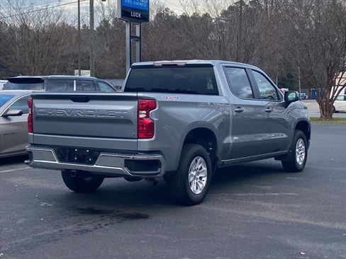 Used 2025 Chevrolet Silverado 1500 LT image 3