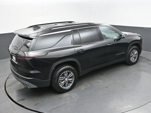 Certified 2025 Chevrolet Traverse LT image 38