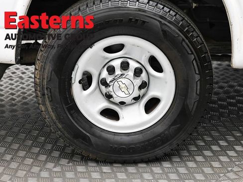 Used 2021 Chevrolet Express 3500 w/ Driver Convenience Package RWD image 27