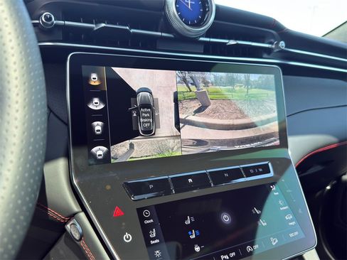 Certified 2024 Maserati Grecale Trofeo image 21