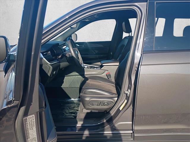 Used 2023 Jeep Grand Cherokee Altitude AWD/4WD image 15