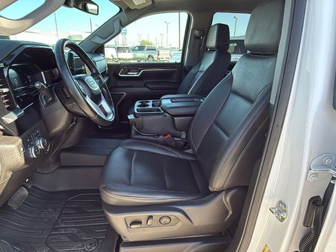 Used 2025 GMC Sierra 1500 SLT image 11