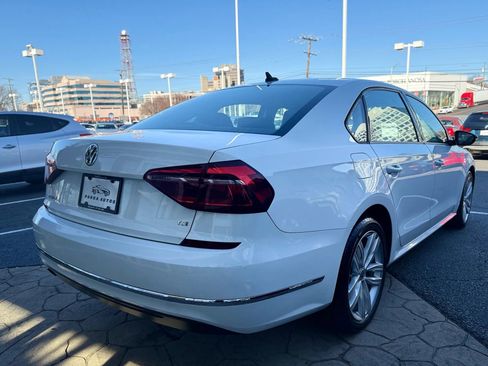 Used 2019 Volkswagen Passat 2.0T Wolfsburg w/ Wheels & Sunroof Package image 7