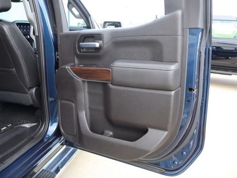 Used 2019 GMC Sierra 1500 SLT w/ SLT Premium Plus Package AWD/4WD image 34