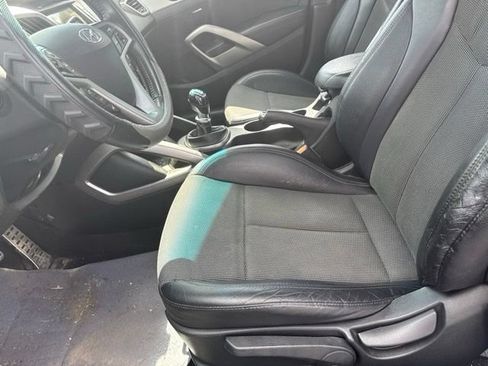 Used 2014 Hyundai Veloster w/ Style Package 02 FWD image 15