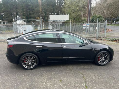 Used 2019 Tesla Model 3 Mid Range RWD image 4