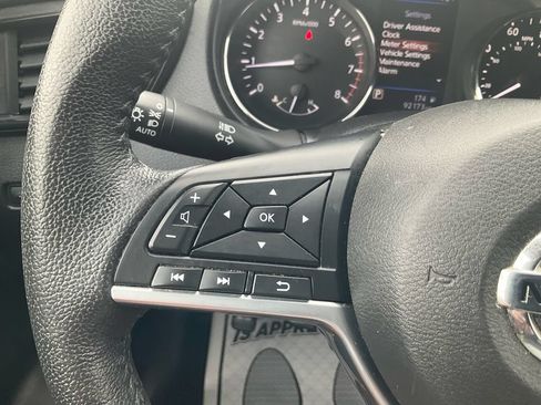 Used 2019 Nissan Rogue SV FWD image 21