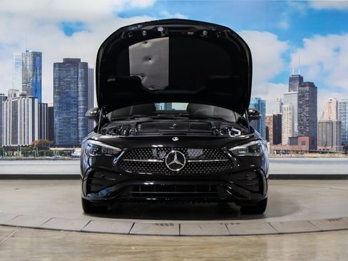 Used 2026 Mercedes-Benz CLE 300 4MATIC Coupe image 4