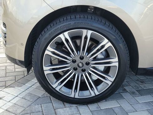 Used 2023 Land Rover Range Rover SE image 13