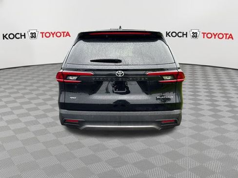 Used 2025 Toyota Grand Highlander AWD image 7