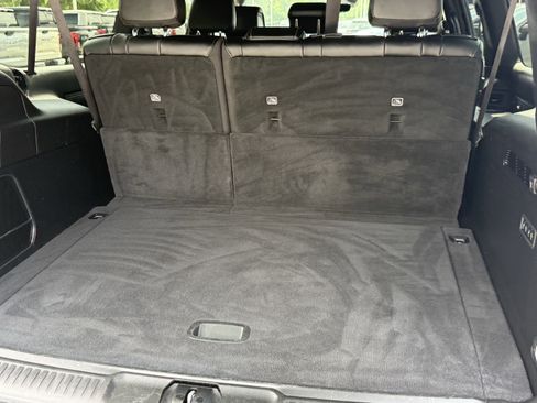 Used 2024 Jeep Wagoneer L Series III w/ Flexible Seating Group AWD/4WD image 32