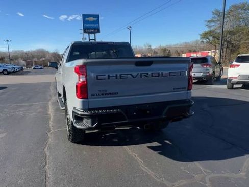 Used 2024 Chevrolet Silverado 1500 Custom Trail Boss w/ Dark Appearance Package image 7