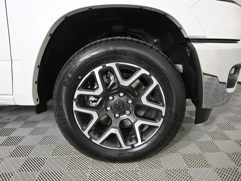 Used 2025 RAM 1500 Laramie image 12