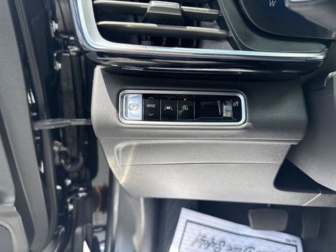 Used 2025 Buick Envision Preferred AWD/4WD image 21