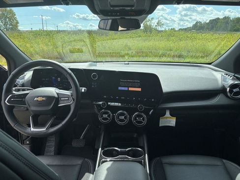 Used 2024 Chevrolet Blazer EV LT AWD/4WD image 16