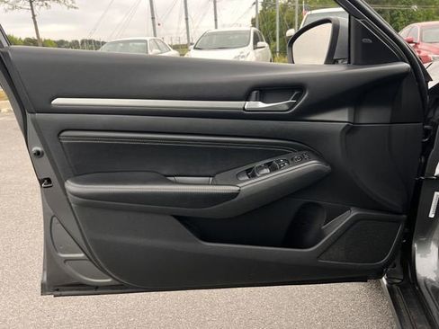 Used 2019 Nissan Altima 2.5 SV AWD/4WD image 9