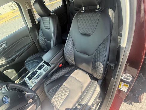 Used 2024 Ford Edge Titanium AWD/4WD image 13