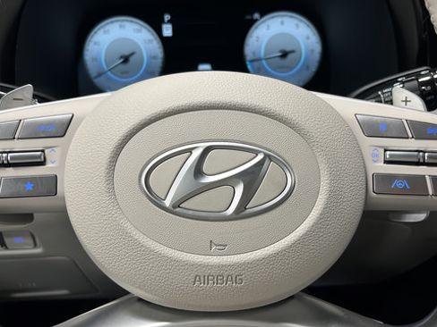 Used 2025 Hyundai Palisade Calligraphy AWD/4WD image 16