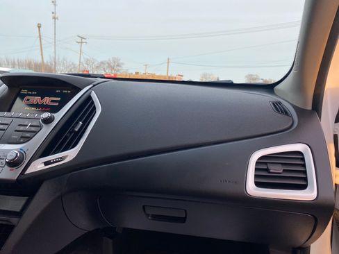 Used 2017 GMC Terrain SLT image 16