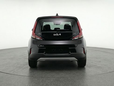 Used 2025 Kia Soul LX w/ LX Technology Package FWD image 7