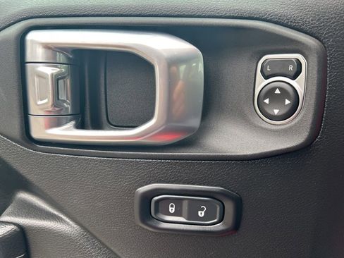 Used 2024 Jeep Wrangler Sport S image 18