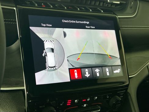 Used 2023 Jeep Grand Cherokee L Limited w/ Luxury Tech Group II image 14