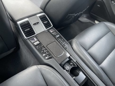 Used 2016 Porsche Panamera 4 Edition image 25
