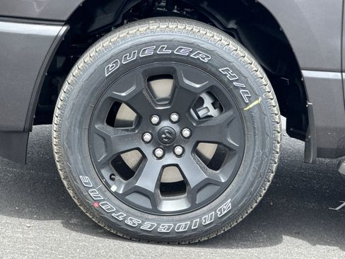 New 2026 RAM 1500 Express AWD/4WD image 23