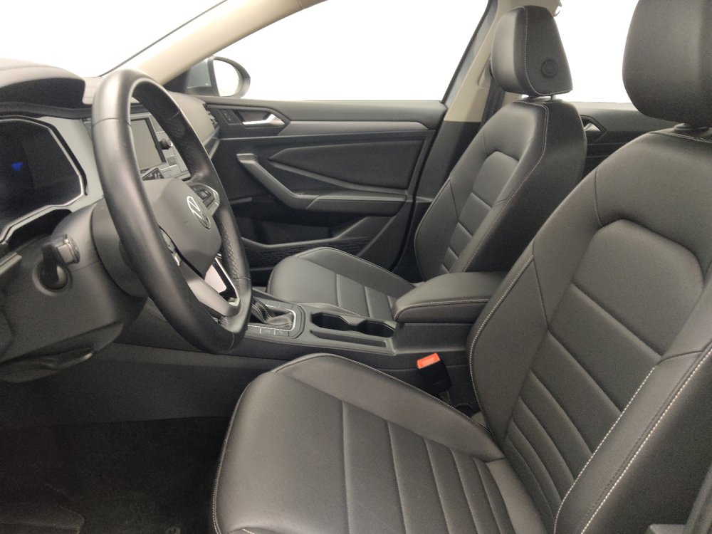 Used 2024 Volkswagen Jetta SE FWD image 17