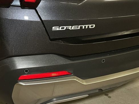 Certified 2025 Kia Sorento S w/ Panoramic Sunroof Package FWD image 5