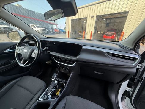 Used 2024 Buick Encore GX Preferred FWD image 13