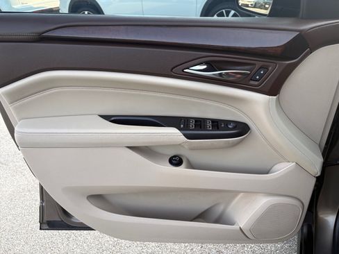 Used 2014 Cadillac SRX Luxury w/ Driver Awareness Package FWD image 27