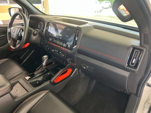 Used 2025 Nissan Frontier PRO-4X w/ Pro Premium Package AWD/4WD image 20