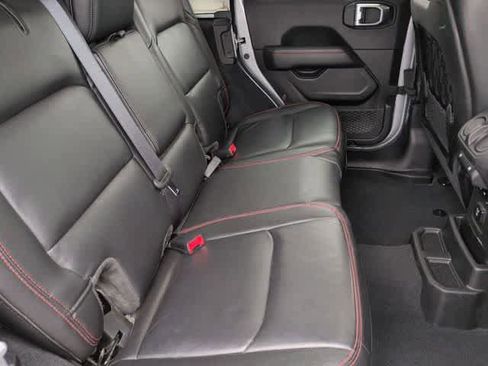 Used 2022 Jeep Wrangler Unlimited Rubicon w/ LED Lighting Group AWD/4WD image 20