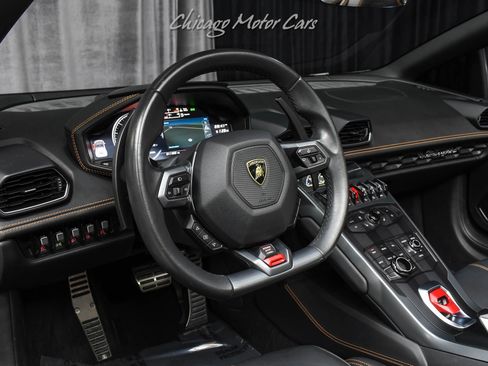Used 2019 Lamborghini Huracan LP 580-2 RWD image 8