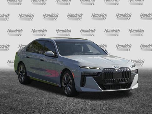 Used 2023 BMW 740i RWD image 2