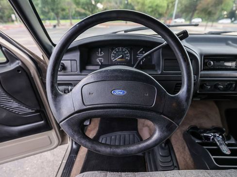 Used 1993 Ford F150 XL AWD/4WD image 45