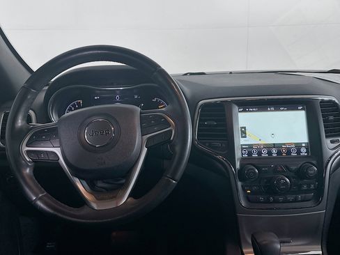 Used 2018 Jeep Grand Cherokee Laredo image 17