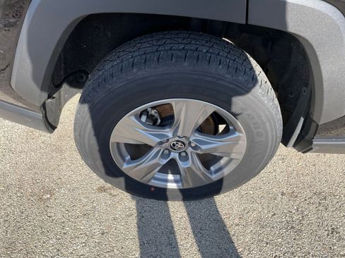 Used 2025 Toyota RAV4 XLE image 30